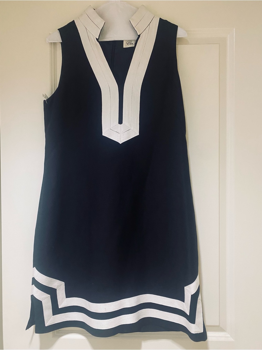 Black Sleeveless Shift Dress with White Trim, sz 8